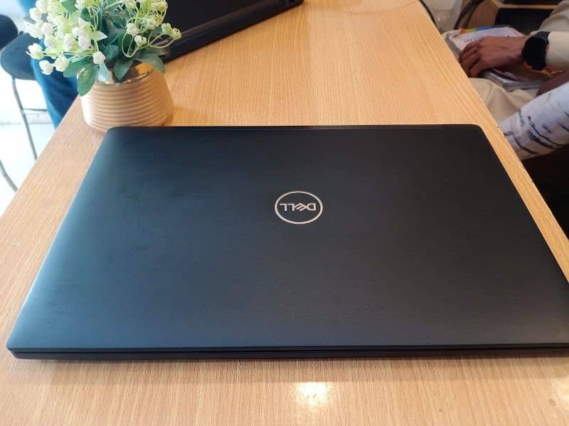 Dell Latitude 7490 TOUCH C i5 8th Gen, 8GB, 256GB SSD, 14″ FHD IPS LED 4