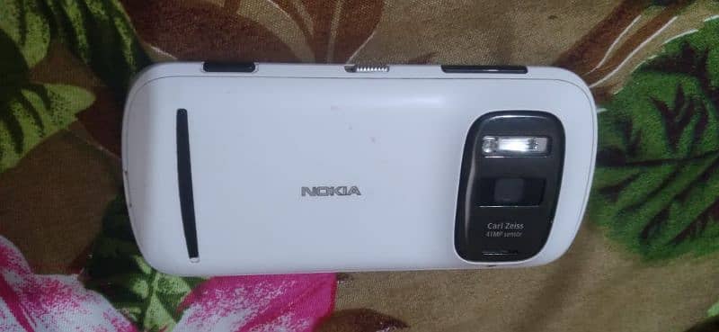 Nokia 808 pure view 41mp camera 1