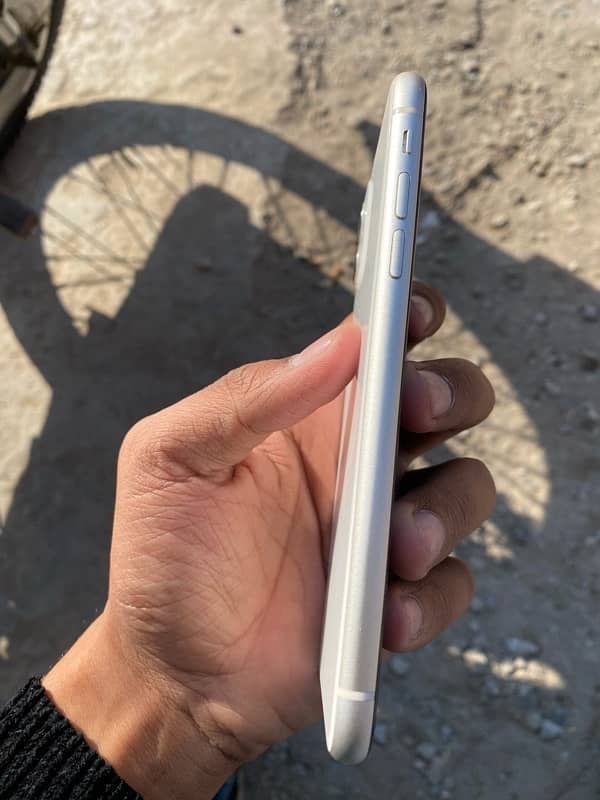 Iphone 11 Dual PTA approved 4