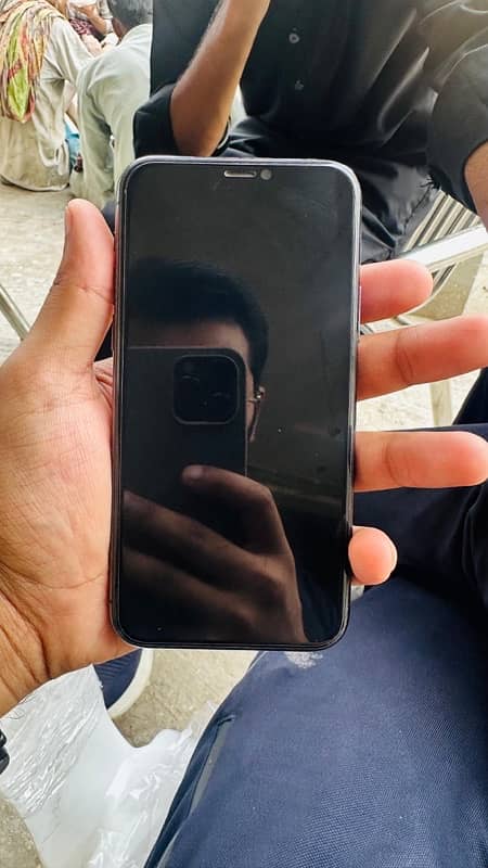 iphone 11 pro 256 PTA 4