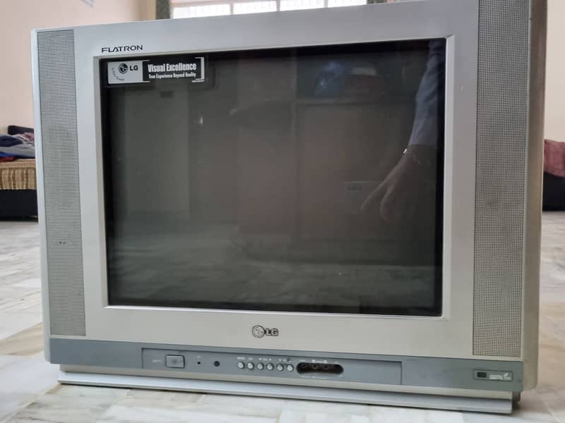 LG Flatron Tv for Sale neat and clean 5