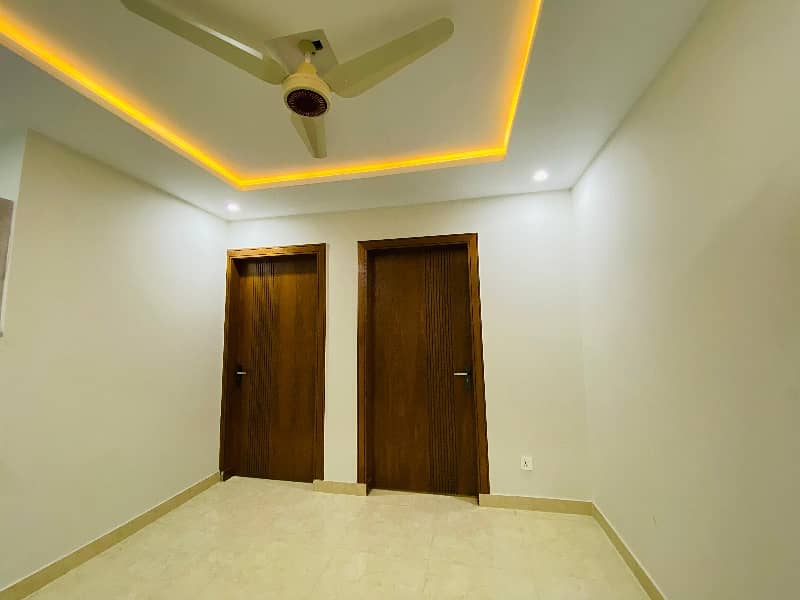 Modern Flat For Rent Ideal Location & Affordable Price 0