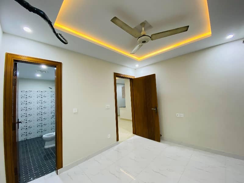 Modern Flat For Rent Ideal Location & Affordable Price 14