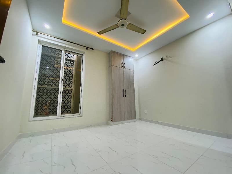 Modern Flat For Rent Ideal Location & Affordable Price 15