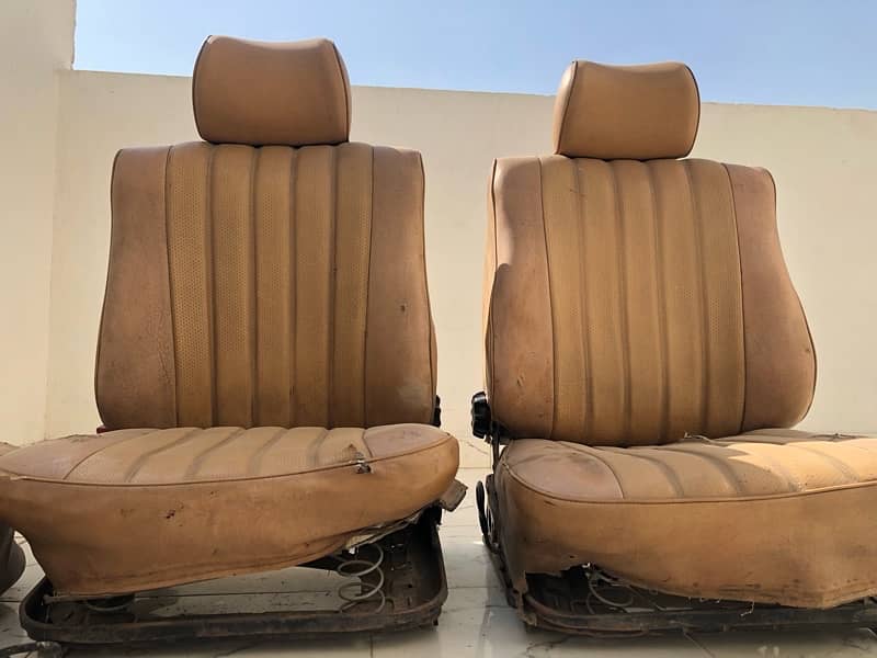 Mercedes Benz Seats 3