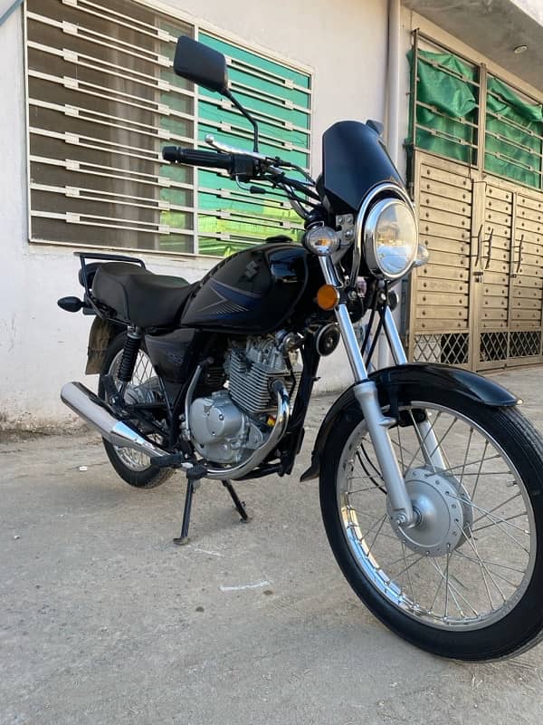 Suzuki GS 150 2