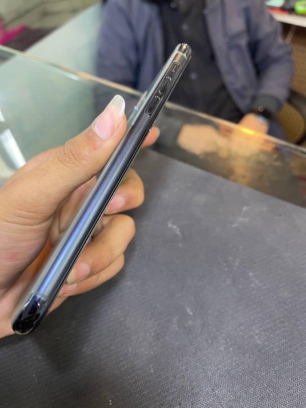 iPhone 11pro max 64gb 2