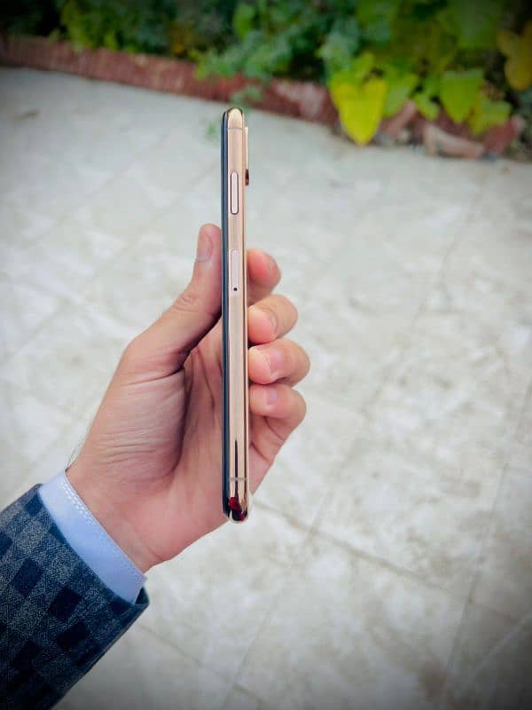 Iphone Xs max Pta approved 10/9 Condition Good Camera 1