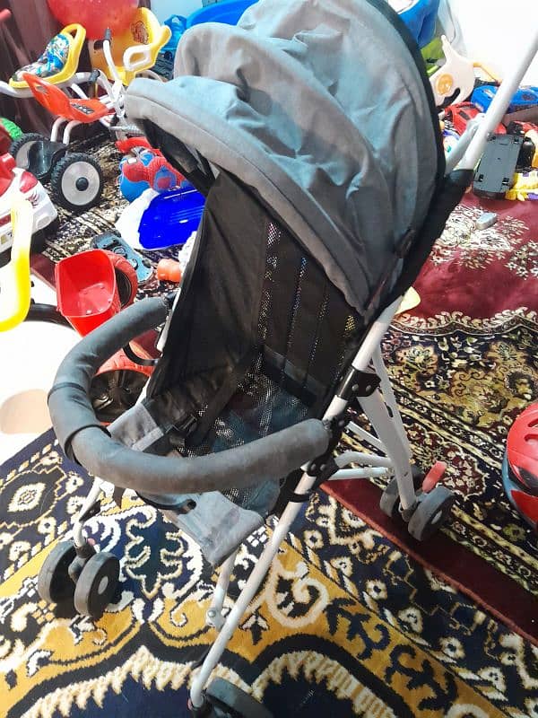 kids light weight pram 1