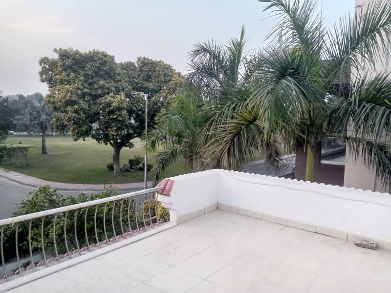 1 Kanal Facing Park House In Bahria Town For Sale 0