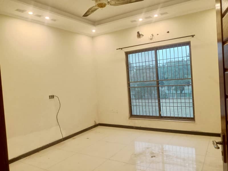 1 Kanal Facing Park House In Bahria Town For Sale 2