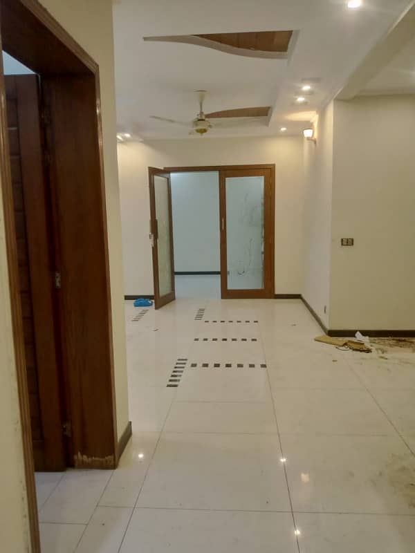 1 Kanal Facing Park House In Bahria Town For Sale 3