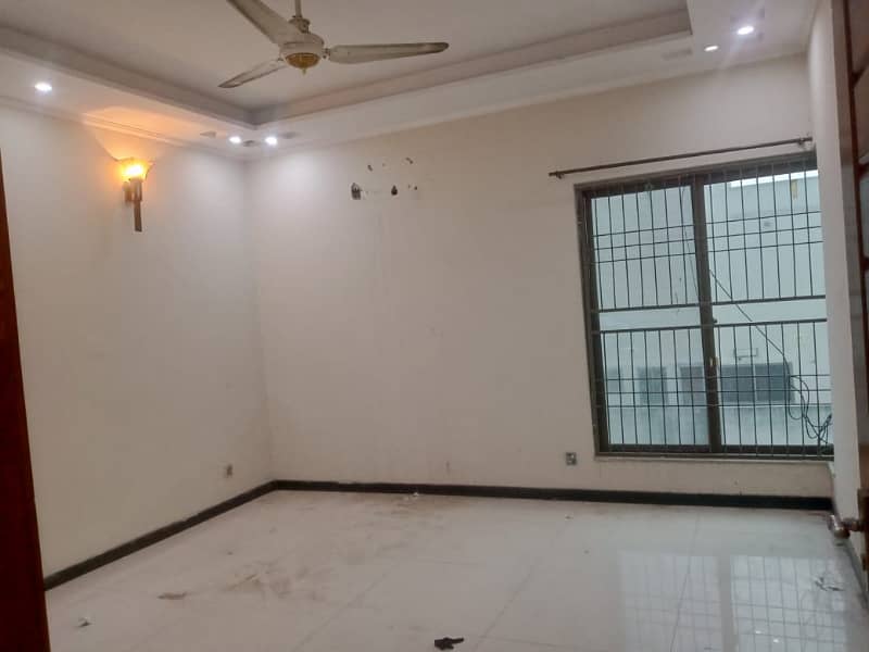 1 Kanal Facing Park House In Bahria Town For Sale 5