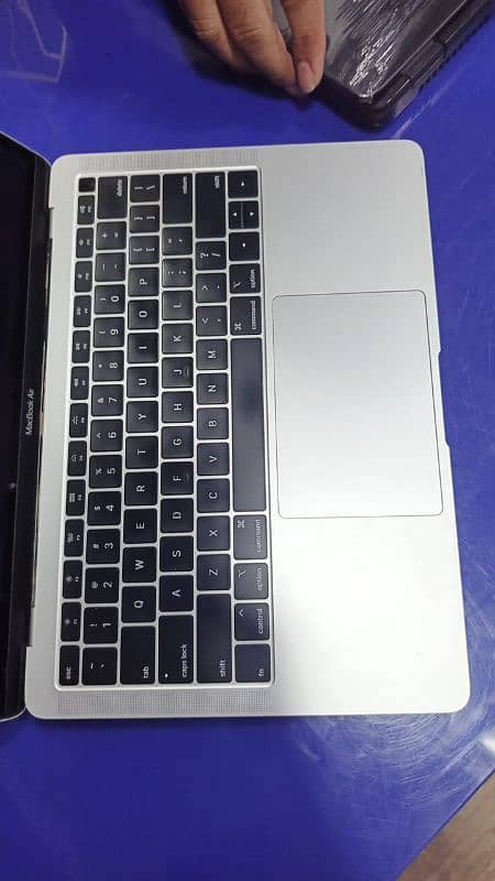 MacBook Air 2019 4