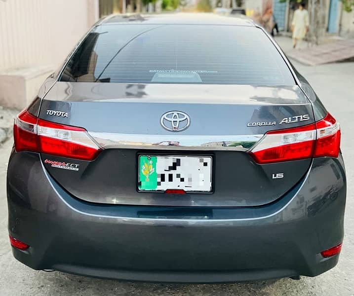 Toyota Corolla Altis 2017 1