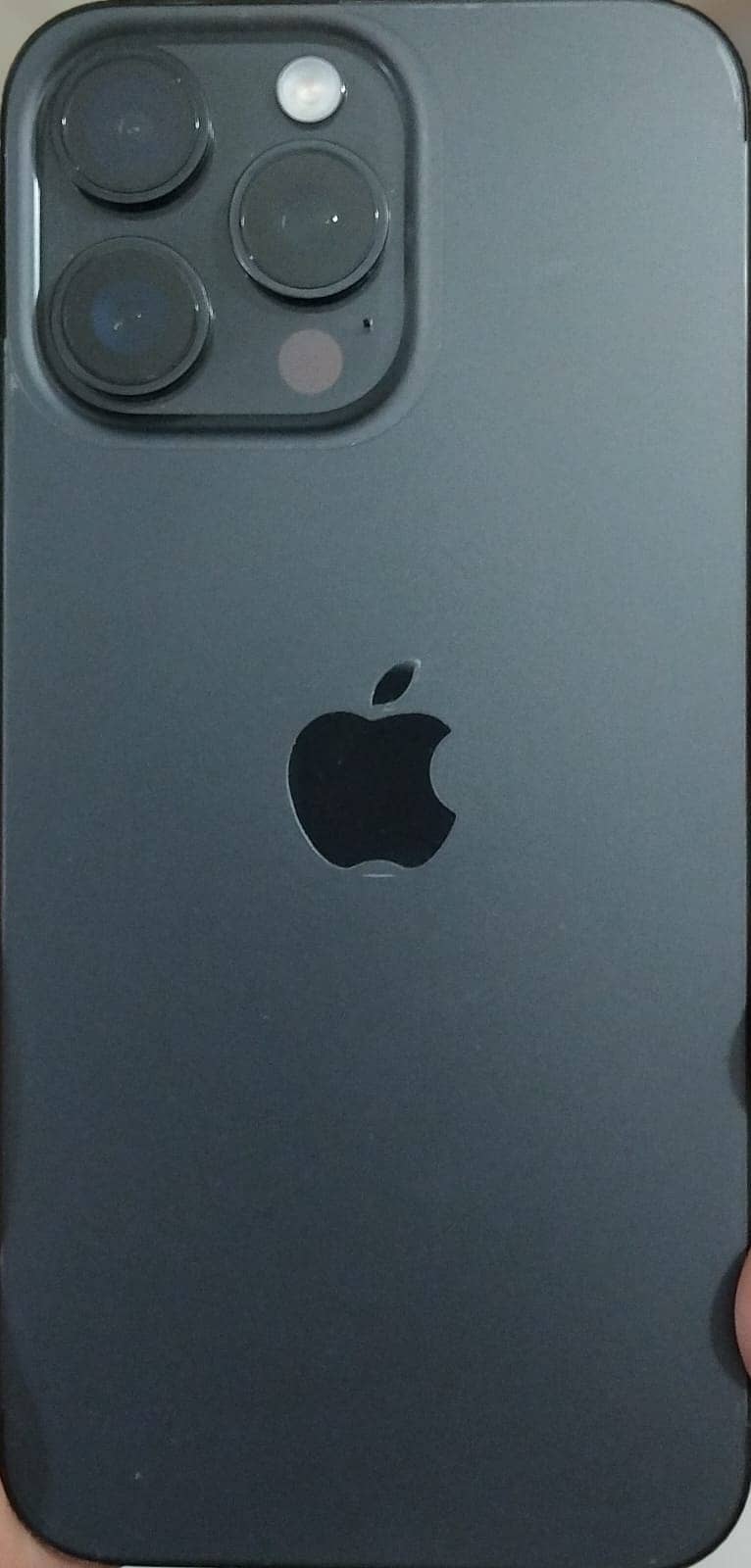 Grab a Like-New iPhone 15 Pro Max - 256GB Titanium Black! 1