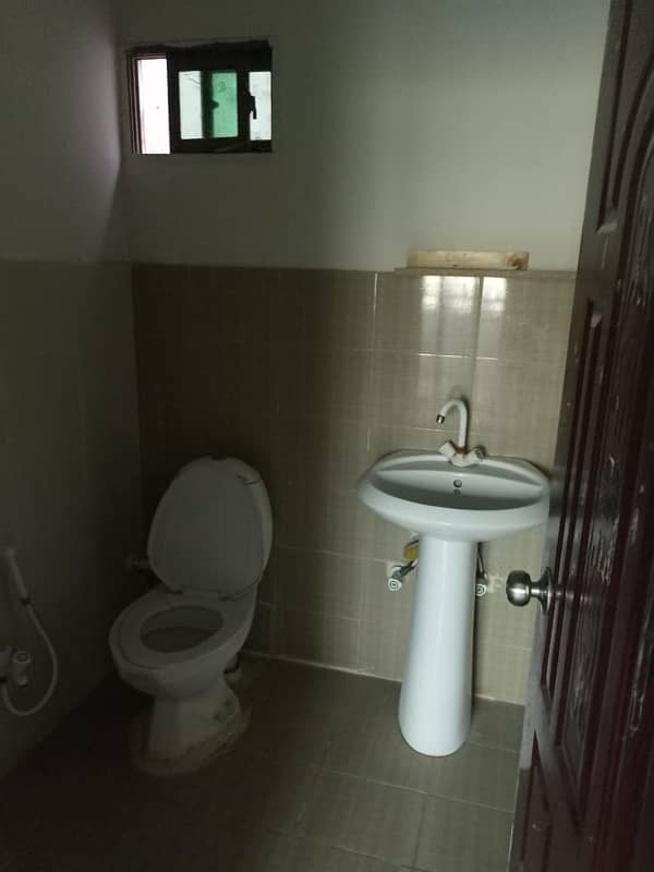 Daniyal Tower Flat for Rent 12