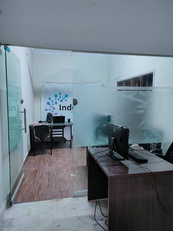 Portion office for rent 2500sqft it n software house in shahar e Faisal 8