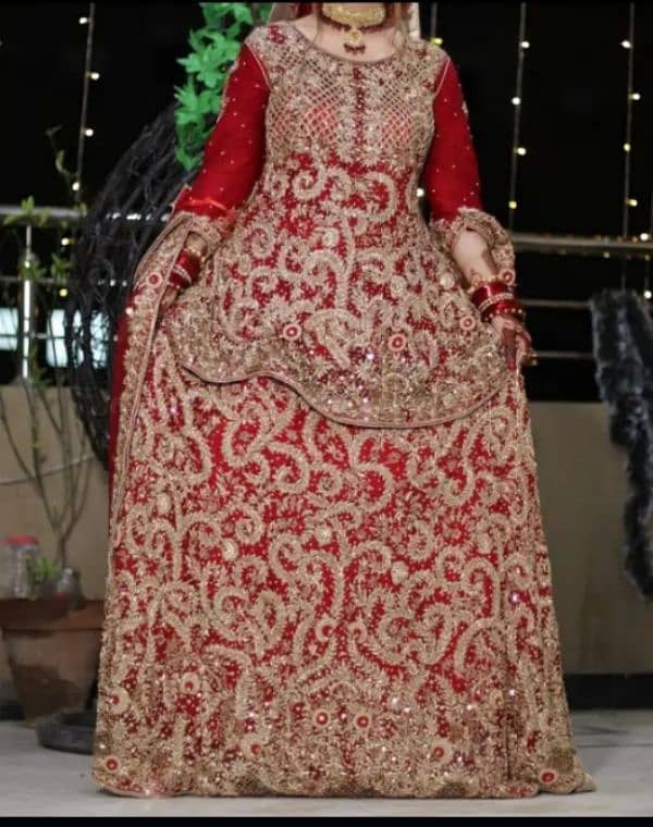 Bridal lehnga for urgent sale 2