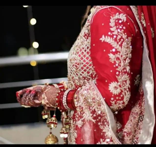 Bridal lehnga for urgent sale 3