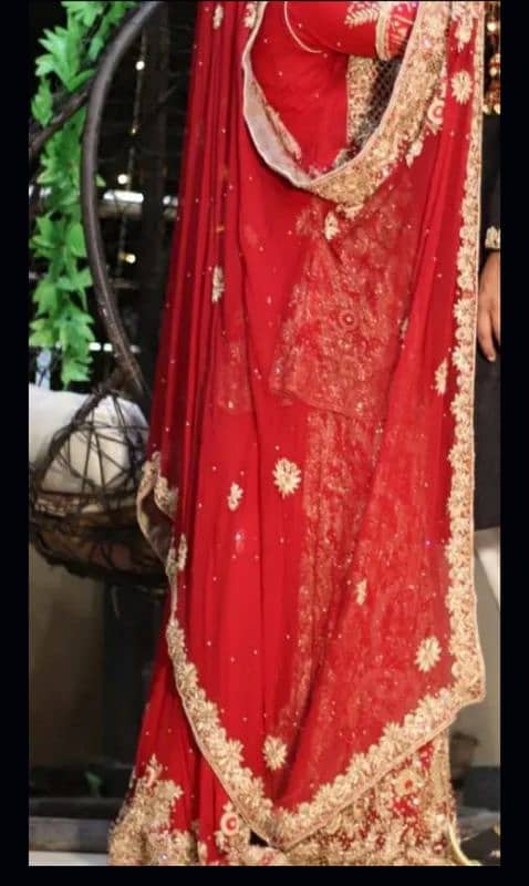 Bridal lehnga for urgent sale 4