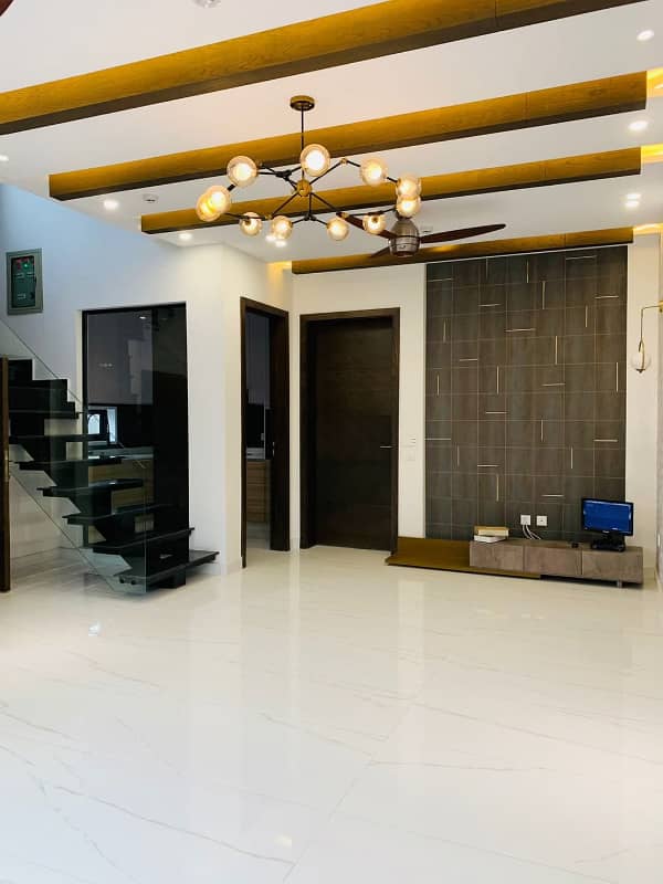 Stunning 5 Marla Brand-New House for Rent in DHA Phase 9 Town! 1