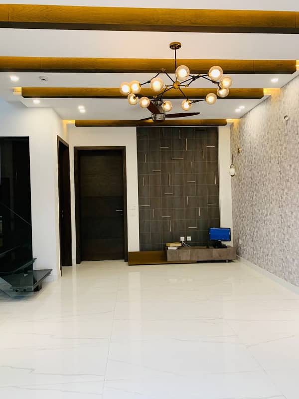 Stunning 5 Marla Brand-New House for Rent in DHA Phase 9 Town! 4