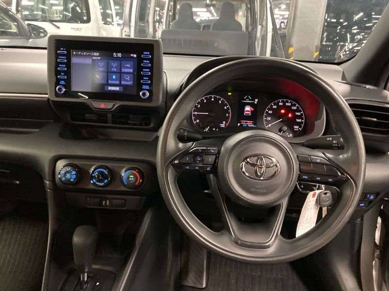 Toyota Yaris Hatchback X 2021 - 2025 4