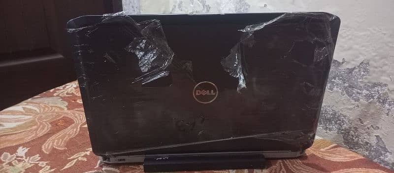 laptop Dell with charger 3