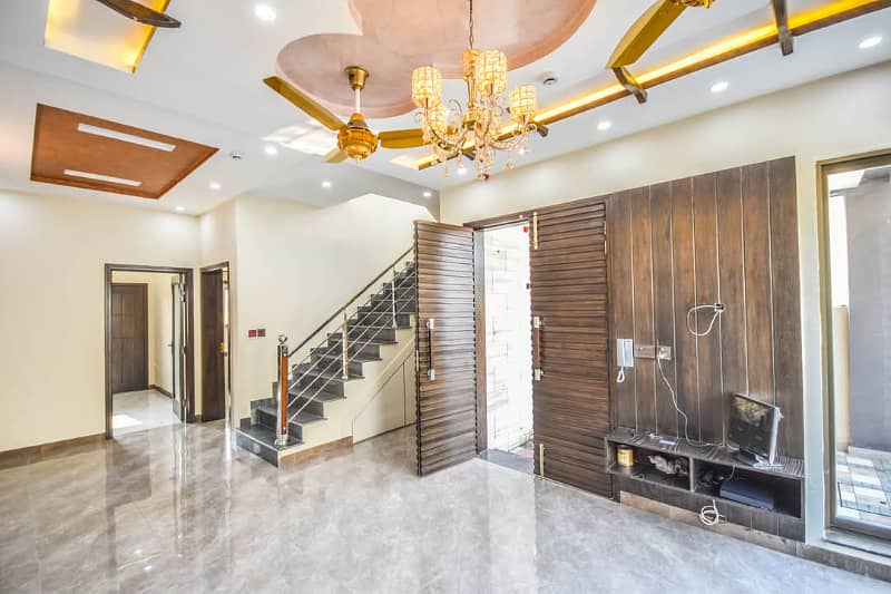 Luxurious 5 Marla House for Rent in DHA 9 Town! 10