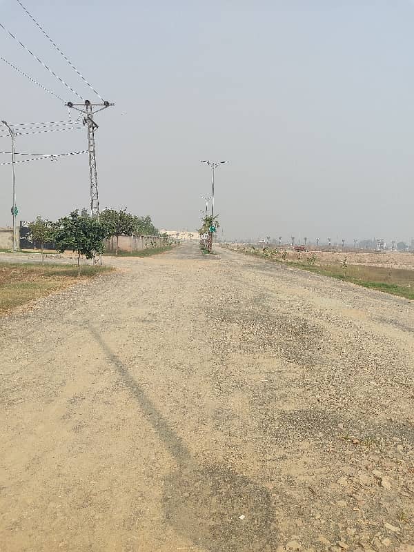 Buy your ideal 3 Marla Plot File in a prime location of Lahore 10