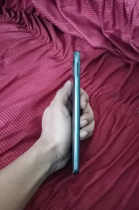 Realme C25s 128GB (With Box and Original Charger) 9