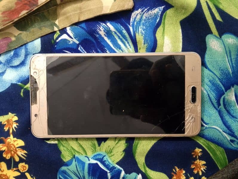 Samsung Galaxy j5 low range hotspot ke liye best ha 0