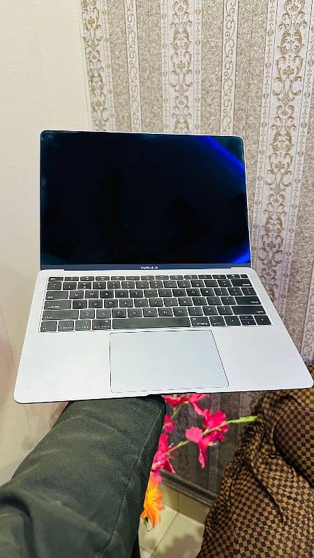 Macbook Air2019 0