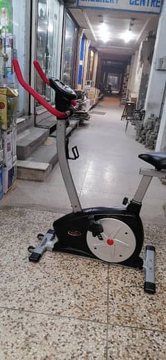 WNQ upright bike with electric meter 150kg capacity