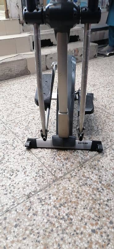 kettler elliptical trainer 8 levels resistance very smooth heavy made 3