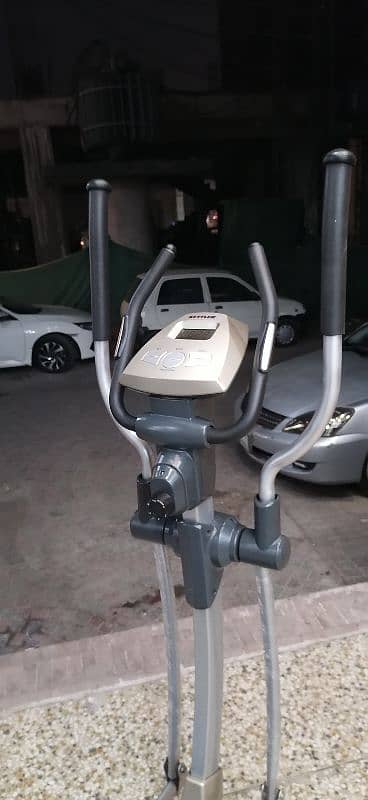 kettler elliptical trainer 8 levels resistance very smooth heavy made 5