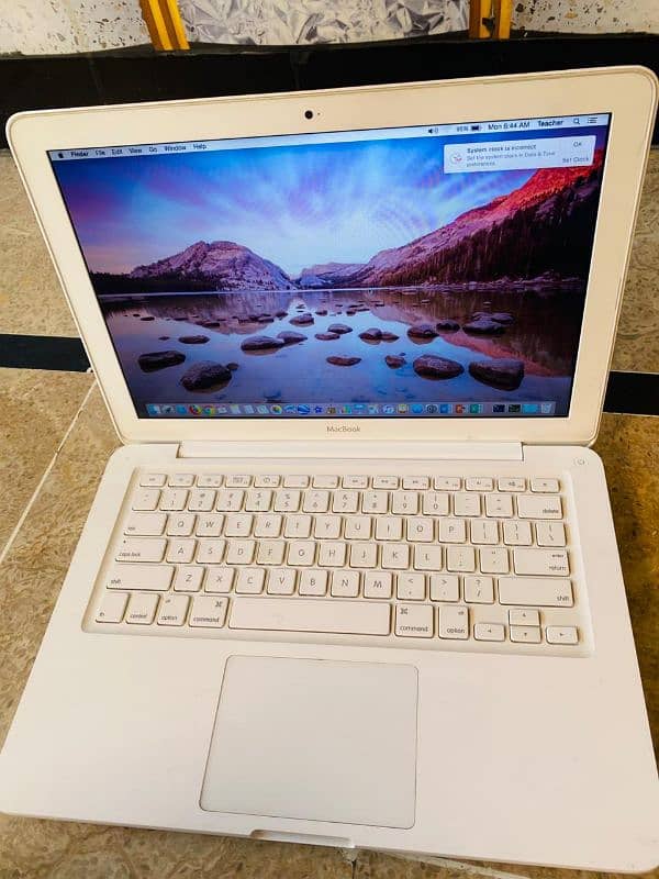 MacBook iOS High Sierra Urgent Sale 1