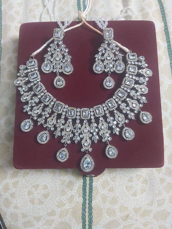 silver color indian jewelry 0