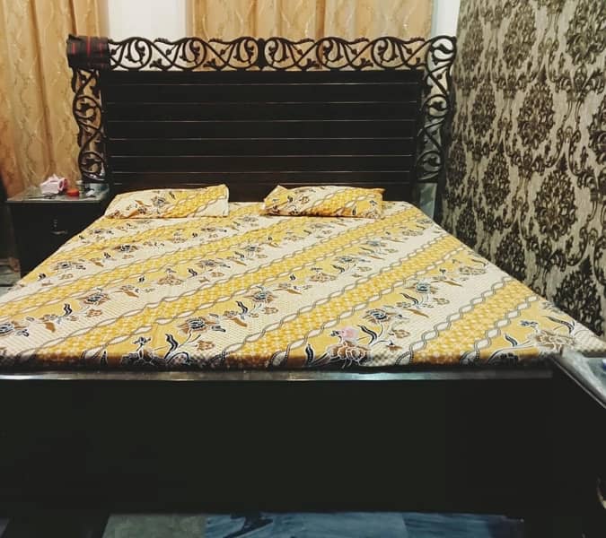 bed for sale 40k demand 0