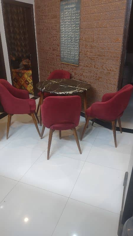 Dining table with 4 chairs 0