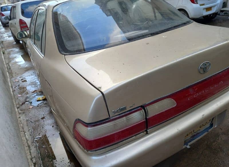 Toyota indus Corolla XE 2001 0