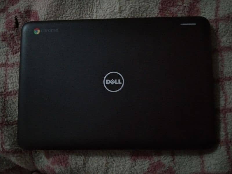 sale new Chromebook with free bagg new condition 1