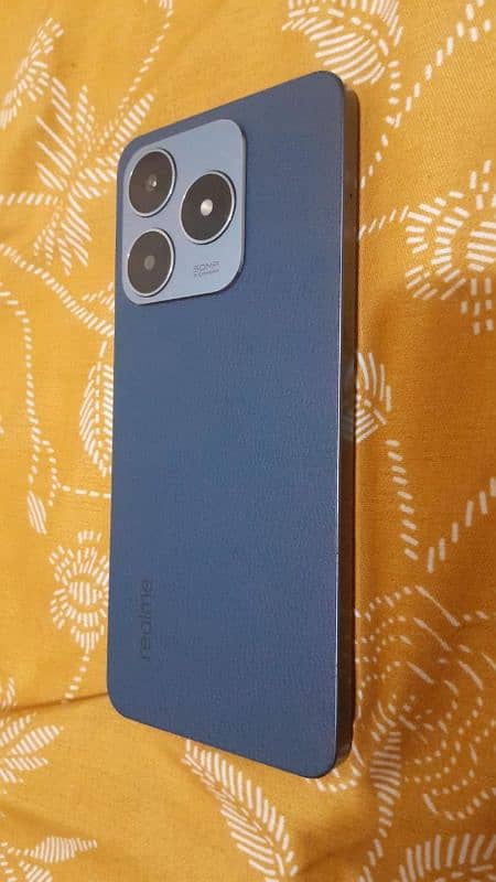 Realme C63 3