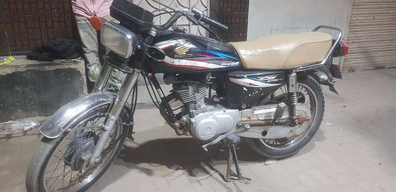 Honda CG 125 2015 seald engine 1st owner good condition 0