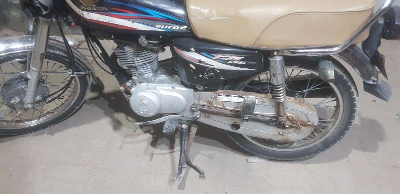 Honda CG 125 2015 seald engine 1st owner good condition 1