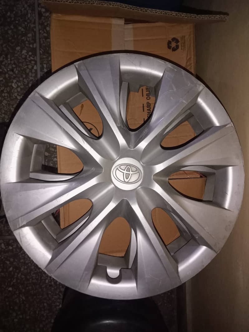 Genuine Wheel Cover Toyota  R-15 1