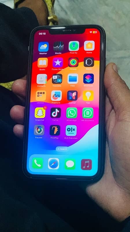 I phone 11 Black Color All Originl water pack 64gb 2month sim time 2