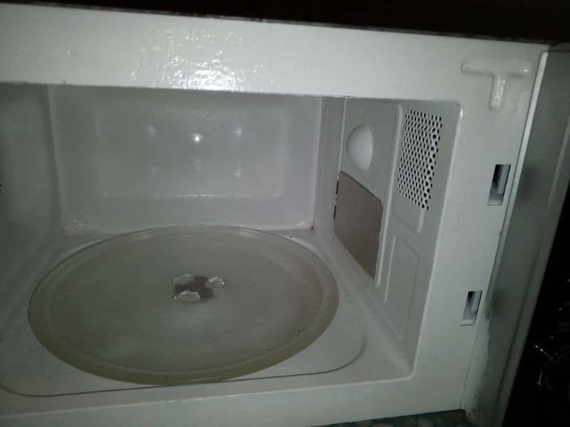 microwave oven 3