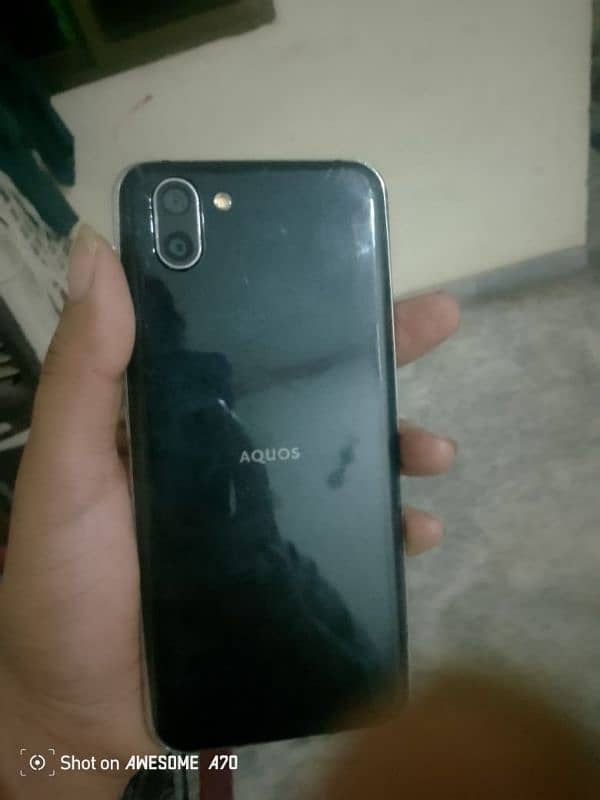 Aquos r2 4+64 giming phone 3